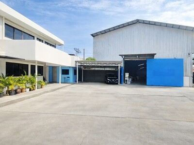 โกดังให้เช่า 8 นอน ติดสวนหลวง 2000ตร.ม. เฉลิมพระเกียรติ ร.9 ซอย 4
