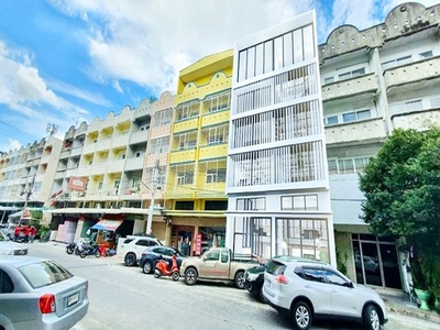 2คูหา อาคารโชว์รูม ให้เช่า 5.5ชั้น พร้อมทำธุรกิจ MRTไทรม้า 250ม.