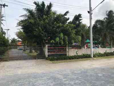 ขายที่ดินพร้อมสิ่งปลูกสร้าง สวยทำเลดี อำเภอเมือง จังหวัดนครศรีธรร