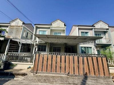 ให้เช่าทาวน์โฮม 2 ชั้น โครงการเดอะวิลเลจ บางนา กม. 10 ใกล้เมกะบาง