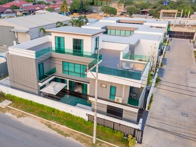 ให้เช่าพูลวิลล่าหรู 6 ห้องนอน สไตล์โมเดิร์น – ทุ่งกลม ตาลหมัน พัท