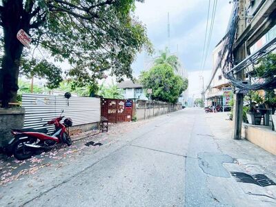 ขายที่ดินเปล่า ถมแล้ว ทำเลดี ซอยอินทามระ 41 (ดินแดง) ราคาดีทำเลดี