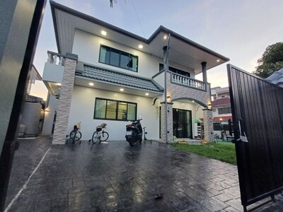 ให้เช่าบ้านเดี่ยว รีโนเวทใหม่ หมู่บ้านฐานทอง เฉลิมพระเกียรติ ร.9 