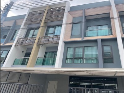 ให้เช่าทาวน์โฮม 3ชั้น เดอะวิชั่น ลาดพร้าว-นวมินทร์ เหมาะทำโฮมออฟฟ
