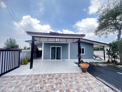 มีที่ดินพร้อมบ้านหนึึ่งหลัง รีโเวทใหม่ทั้งหลัง สไตล์บ้านสวน