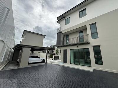 ขายบ้านเดี่ยว 3 ชั้น AQ Arbor สวนหลวง ร.9 หลังริม ใกล้สวนหลวง ร.9