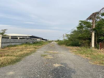 ขายที่ดินพร้อมโกดังและบ้านหลังเล็ก โฉนดครุทเเดงพร้อมโอน
