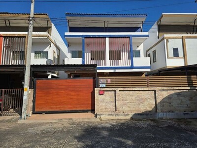 ขายบ้านแฝด หมู่บ้านตะวันทอง ซอยหัวหิน 2 ถนนเพชรเกษม ประจวบคีรีขัน