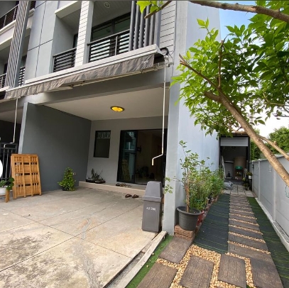 ขายทาวน์โฮม 3 ชั้น บ้านกลางเมือง รัตนาธิเบศร์ แปลงมุม ใกล้รถไฟฟ้าสายสีม่วง แยกนนทบุรี1 สนามบินน้ำ