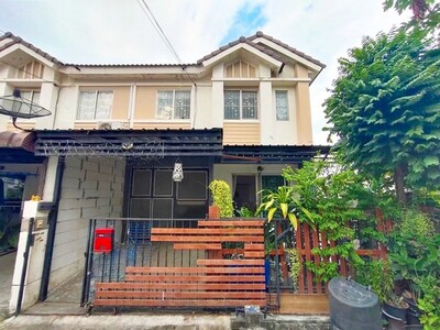 ทาวน์เฮ้าส์ 2 ชั้น หมู่บ้าน พฤกษา 71 กรุงเทพ – ปทุมธานี 