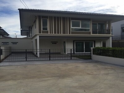 ขาย บ้านแฝด หลังมุม ฮาบิเทีย ชายน์ ท่าข้าม พระราม 2  2 ชั้น  3 นอ