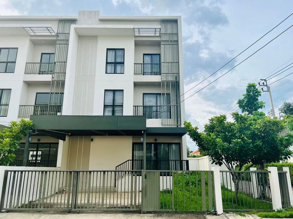 BH1658 ให้เช่าทาวน์โฮม 3ชั้น โครงการ วิลลา อัลเบลโล่ พระราม 9-ศรีนครินทร์