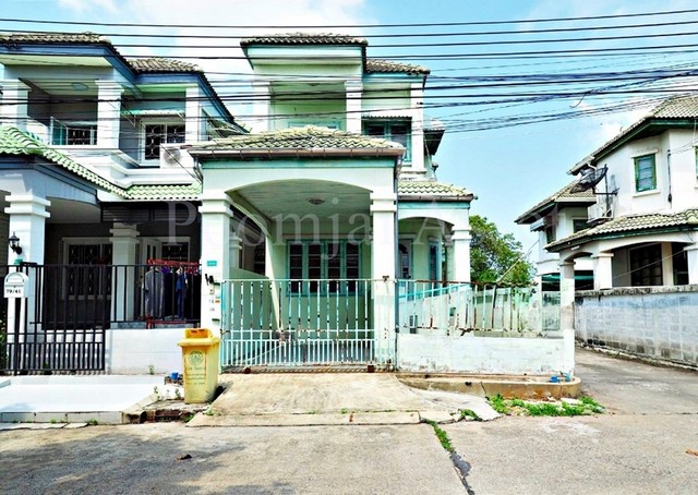 ทาวน์เฮ้าส์ 2 ชั้น หมู่บ้าน เศรณี วิลล่า บ้านกล้วย - ไทรน้อย หลังมุม