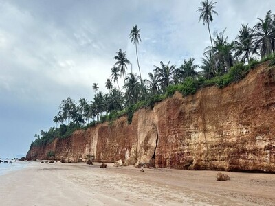 หาที่สวยวิวดีเงื่อนไขสบาย  ใกล้หาดบางเบิด 10ไรเศษ ไร่ล่ะ 1.5 ลบ.โ