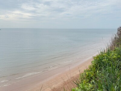 หาที่สวยวิวดีเงื่อนไขสบาย ที่ติดทะเลฝั่งแดงSeaview สวยมาก