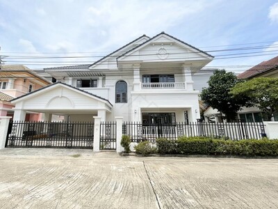 ให้เช่าบ้านเดี่ยว 2 ชั้น 65 ตรว รีโนเวทใหม่ บ้านกรองทอง พัฒนาการ 