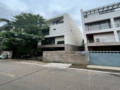 ให้เช่าโฮมออฟฟิศ4ชั้นย่านอารีย์พญาไทราชครู 650ตร.ม.มีสระว่ายน้ำส่