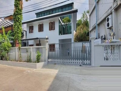 ให้เช่าบ้านเดี่ยว 3ห้องนอน 3ห้องน้ำ 2ห้องประชุมขนาดใหญ่