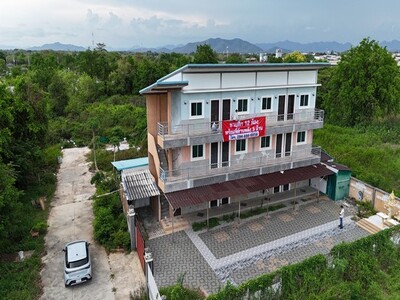 ขาย อาคารห้องเช่า 12 ห้อง  ปราณบุรี  ใกล้โลตัส 3 นาที