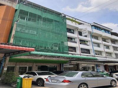 ให้เช่าอาคารพาณิชย์ 5 ชั้น 1,080 ตรม. มีชั้นดาดฟ้า ซ.รัชดาภิเษก22