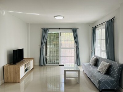 ให้เช่า บ้านแฝดสไตล์บ้านเดี่ยว 2 ชั้น มบ.มัลดีฟส์ ปาล์ม (บางนา-วง