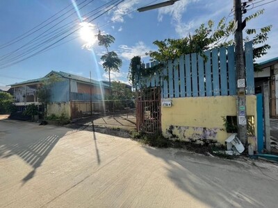 ขายที่ดินพร้อมสิ่งปลูกสร้าง ใกล้แหล่งชุมชมบ้านจุกกะเฌอ ซอย 5