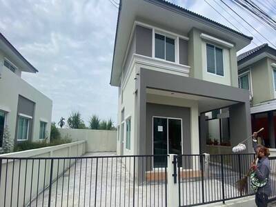ให้เช่าบ้านเดี่ยว 2 ชั้น ลำลูกกา คลอง 7 เช่า 20,000 บาท