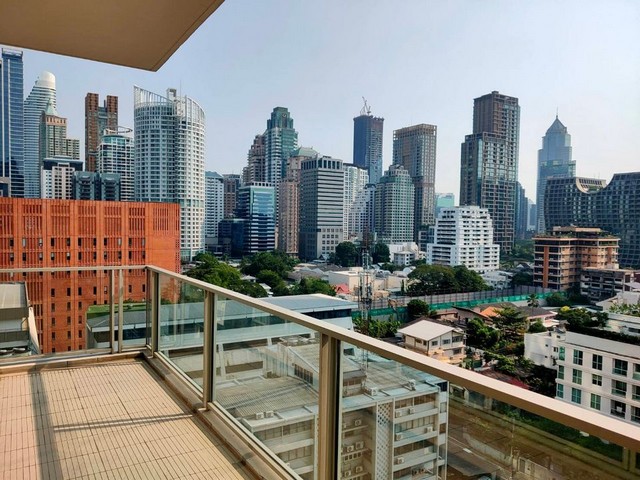 185 Rajadamri for Rent *Corner Unit with Spacious Balcony & Panoramic Park View