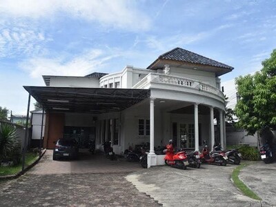 200 ตารางวา 450 ตารางเมตร  10 ที่จอดรถ ลาดพร้าวซอย 10 