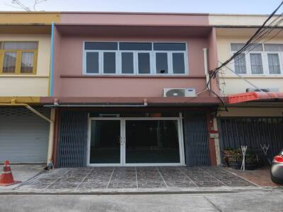 ให้เช่าทาวน์เฮ้าส์ 2ชั้น 22วา 1ห้องนอน1ห้องน้ำแอร์ถนนลาดพร้าว 41 