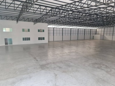 BST913 ให้เช่าโกดัง บางนา กม.5 พื้นที่ 2,200 ตารางเมตร แบ่งเช่าได