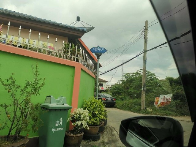 ขายถูกที่ดิน 1 ไร่ แจ้งวัฒนะ 10  ห่างจากถนนวิภาวดี เพียง 470 เมตรและถนน แจ้งวัฒนะเพียง 600 เมตร ใกล้สถานีรถไฟฟ้าหลักสี่