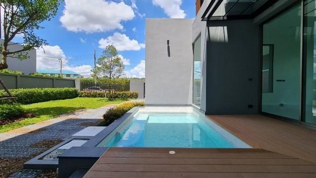 POR3355 ขาย บ้าน โครงการ Danika ดานิกา ซอยเกษตรพัฒนา ถนนราชพฤกษ์ พูลวิลล่า Modern Tropical 3 ชั้น สุดหรู 