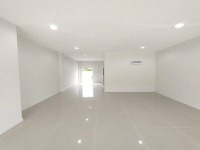 ให้เช่าอาคารพาณิชย์สร้างใหม่3ชั้นย่านพระราม5นครอินทร์บางกรวยนนทบุ