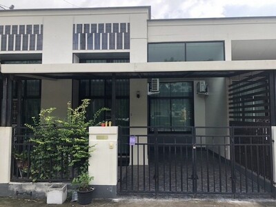 ขายทาวน์เฮ้าส์มือสองปลวกแดง  โครงการสกายไลน์ อมตะ ระยอง