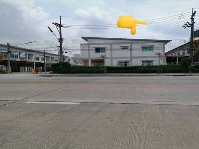 ขายทาวน์เฮ้าส์ 2 ชั้น หลังมุม 33 ตร.ว. ลำลูกกา คลอง 6 จังหวัดปทุม