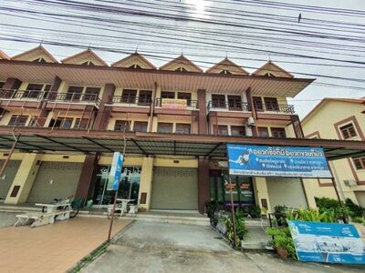 ขายอาคารพาณิชย์ 3 ชั้น สไตล์ล้านนา อำเภอปลวกแดง จังหวัดระยอง