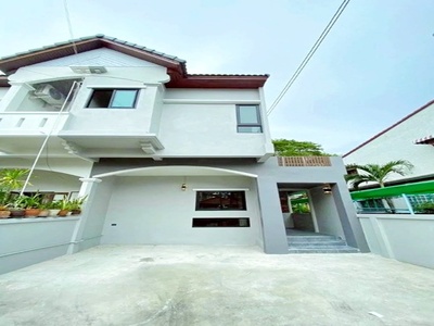 พร้อมเฟอร์ฯ ทาวน์โฮม 2ชั้น 27ตร.วา.MRTหัวหมาก รพ.รามคำแหง 400ม.