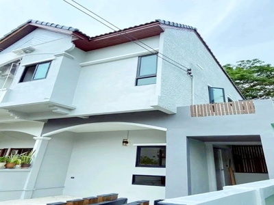 ใหม่ หรู เฟอร์ฯทาวน์โฮม 2ชั้น 3นอน  MRTหัวหมาก รพ.รามคำแหง 400 ม.