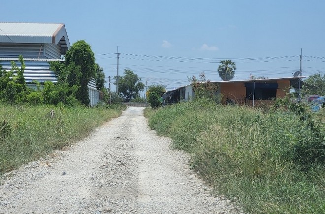 ขายที่ดิน 4ไร่ ติดถนนซอย ใกล้ลาดบัวหลวงโกลเด้นแลนด์ ติดคลองพระยาบันลือ