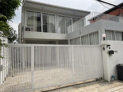 ให้เช่าบ้านเดี่ยว 2 ชั้น 40 ตรว. ถ.สุทธิสารวินิจฉัย ซ.สบายใจ