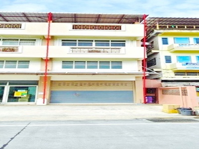 บนถนนบรมราชชนนี52-56 สายใต้ใหม่ 900 ม.อาคารพาณิชย์ให้เช่า 3.5 ชั้