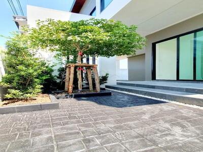 P1994 ให้เช่า ขาย บ้านใหม่มือหนึ่ง 2 ชั้น บางนา ตราด กม. 10 เมกะบ