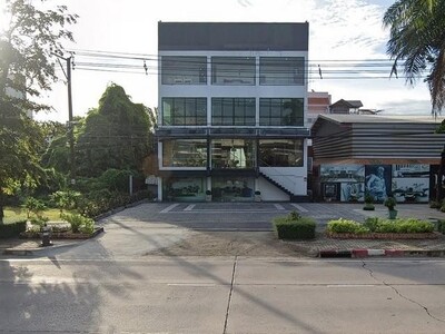 ให้เช่า อาคาร โชว์รูม สำนักงาน 4 ชั้น ริมถนนประดิษฐ์มนูธรรม 