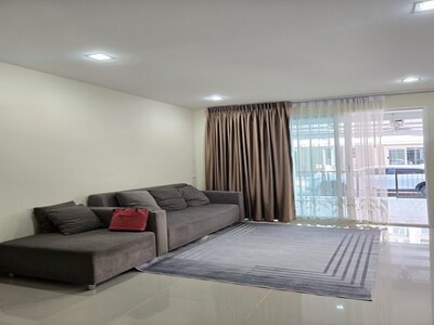 บ้านเช่าใกล้ซูเปอร์ไฮเวย์ รวมโชค เดินทางง่าย เข้าเมืองสะดวก