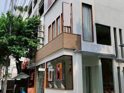 ขายอาคารพาณิชย์ 5 ชั้น สุขุมวิท 39 ขายพร้อมคนเช่า ติดคนเช่า 2 ปี