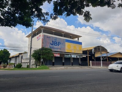 ขายอาคารพาณิชย์ 3 ชั้น + โกดังใหญ่ ทำเลทองใจกลางศรีสะเกษ