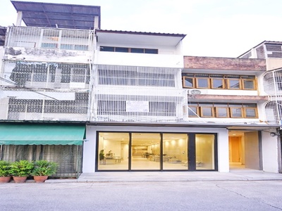 เหมาะลงทุน Hostel  Airbnb รัชดา MRTโชคชัย4 299ม.อาคาร 4 ชั้น 6–8น