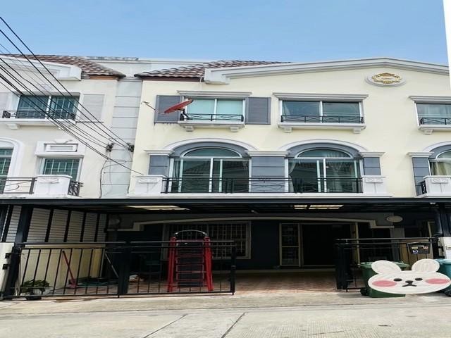 ให้เช่าทาวน์โฮม 3 ชั้น โครงการ บ้านกลางเมือง สวิสทาวน์ เกษตร-นวมินทร์ ซอยประเสริฐมนูกิจ 25