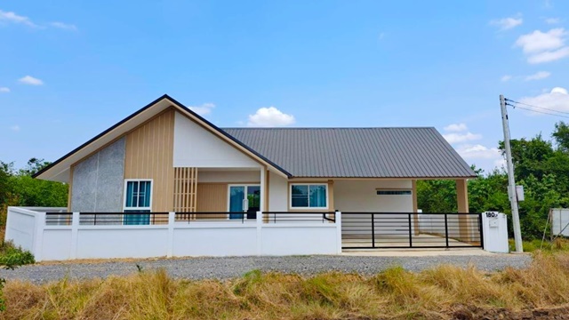 Minimal เดี่ยว 3นอน 2น้ำ  ขาย บ้านใหญ่มากนครสวรรค์ PTT ทำเลดี ใกล้ตลาด ชุมชน วัดสังฆมงคลไม่เคยอยู่  สถานีรถไฟหนองปลิง 